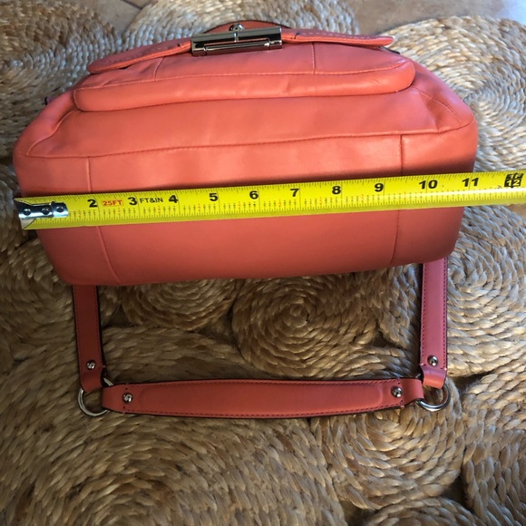 Coach leather purse - Picture 13 of 15